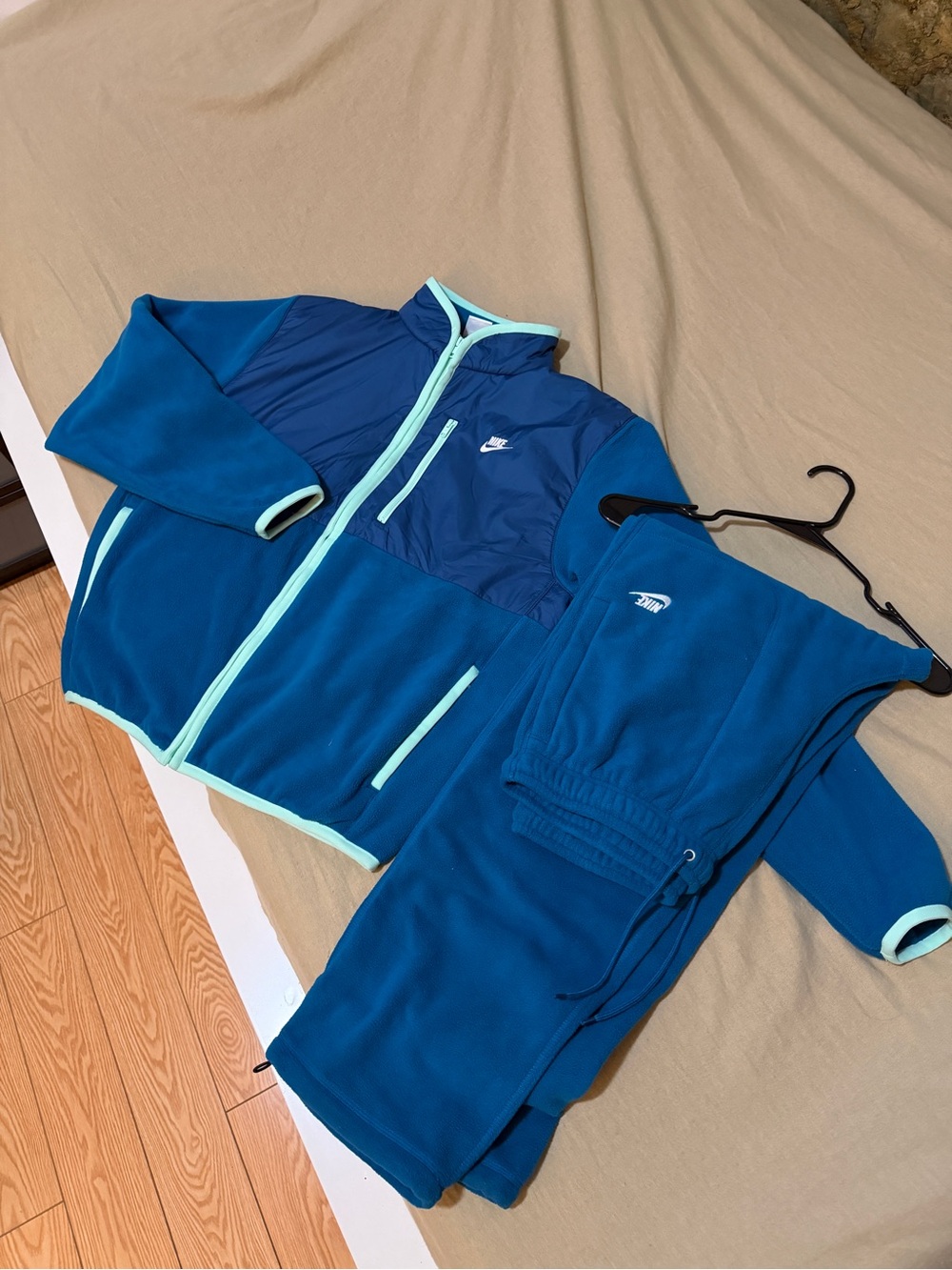 Nike Teal Blue & Mint Trim Men's Fleece Jacket and Joggers Set